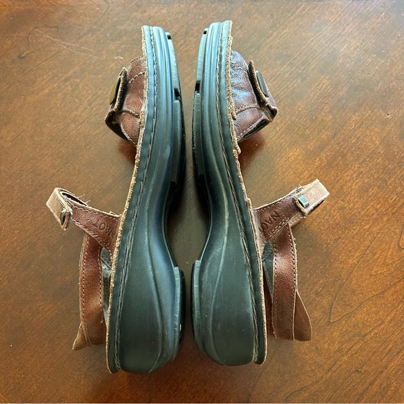 Naot | Papaya Wedge Sandals - Picture 4 of 7